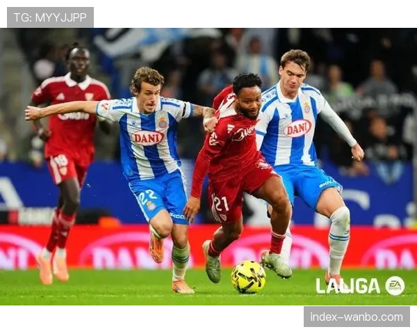 西班牙人锋线双煞体系 中场关键传球支撑反击进攻质量